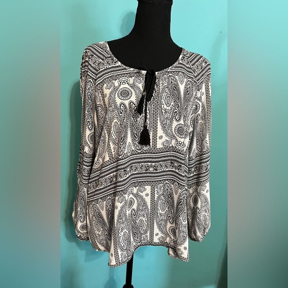 #166 Daniel Rainn Boho Paisley Blouse Medium Black White Tassel Sleeve - Picture 2 of 7